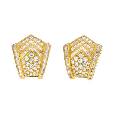 18K YELLOW GOLD ESTATE CLUSTER 14 00CTS BAGUETTE ROUND DIAMOND EARRINGS