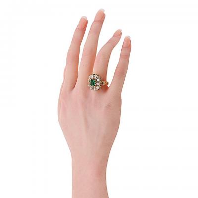 18K Yellow Gold 1 14ct Green Emerald Diamond Ring
