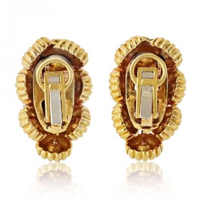 18K Yellow Gold Turquoise And Diamond Flower Motif Clip On Earrings