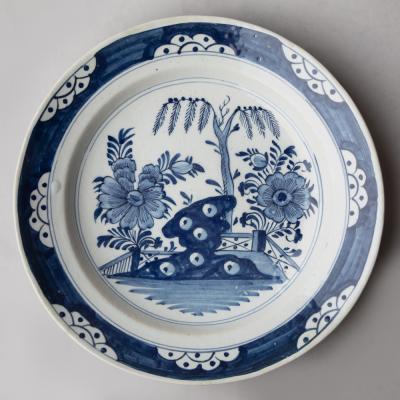 18TH CENTURY DELFT CHARGER IN CAMA EU BLEU
