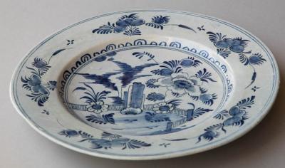 18TH CENTURY DELFT CHARGER IN CAMA EU BLEU