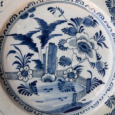 18TH CENTURY DELFT CHARGER IN CAMA EU BLEU