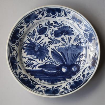 18TH CENTURY DELFT FAIENCE PLATE