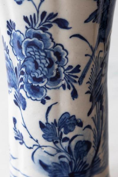 18TH CENTURY DUTCH DELFT BEAKER VASE