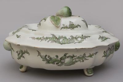 18TH CENTURY FA ENCE DE MOUSTIERS OVAL TERRINE