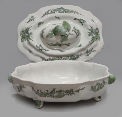 18TH CENTURY FA ENCE DE MOUSTIERS OVAL TERRINE