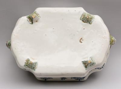 18TH CENTURY FA ENCE DE MOUSTIERS POLYCHROME BASIN OR JARDINI RE