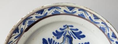 18TH CENTURY FRENCH FAIENCE CHARGER