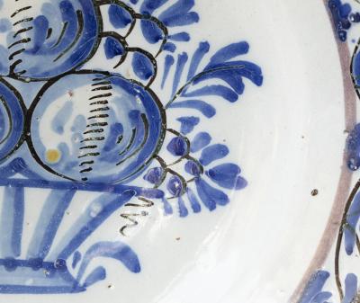 18TH CENTURY FRENCH FAIENCE CHARGER