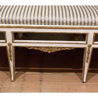 18TH CENTURY ITALIAN CANAPE FROM NAPOLI