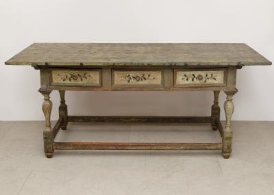 18TH CENTURY ITALIAN PAINTED CENTRE TABLE