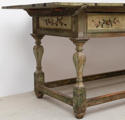 18TH CENTURY ITALIAN PAINTED CENTRE TABLE