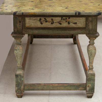 18TH CENTURY ITALIAN PAINTED CENTRE TABLE