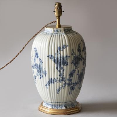 18TH CENTURY OCTAGONAL DELFT VASE CONVERTED TO A LAMP