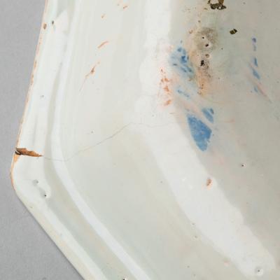 18TH CENTURY OCTAGONAL FAIENCE VEGETABLE DISH