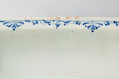 18TH CENTURY OCTAGONAL FAIENCE VEGETABLE DISH
