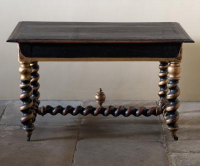 18TH CENTURY PAINTED WRITING TABLE
