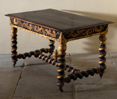 18TH CENTURY PAINTED WRITING TABLE