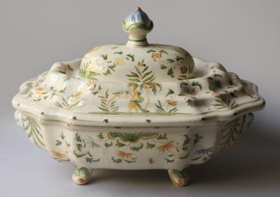 18TH CENTURY POLYCHROME FA ENCE SOUP TUREEN