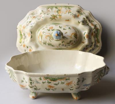 18TH CENTURY POLYCHROME FA ENCE SOUP TUREEN