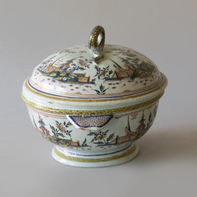 18TH CENTURY POLYCHROME SOUP TUREEN FA ENCE DE ROUEN