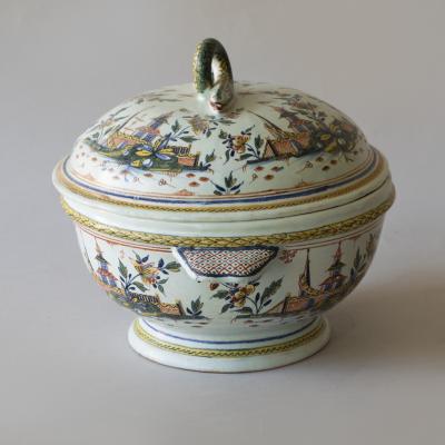 18TH CENTURY POLYCHROME SOUP TUREEN FA ENCE DE ROUEN