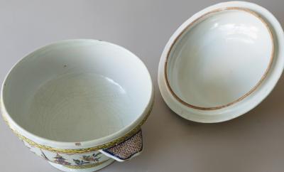 18TH CENTURY POLYCHROME SOUP TUREEN FA ENCE DE ROUEN