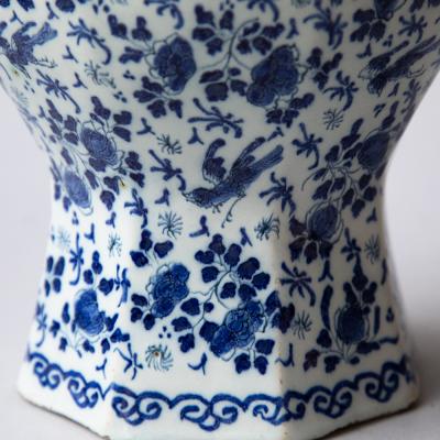 18th CENTURY DELFT OCTAGONAL BALUSTER VASE