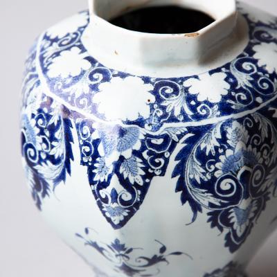 18th CENTURY ROUEN OCTAGONAL BALUSTER VASE
