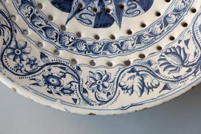18th CENTURY SPANISH OR PORTUGUESE FAIENCE TWO HANDLED COLANDER