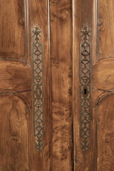 18th Century Armoire in Olive Wood and Ash