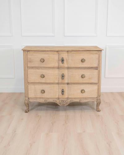 18th Century Chest Of Drawers From Namur In Natural Oak