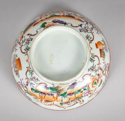 18th Century Chinese Qing Dynasty Famille Rose Bowl