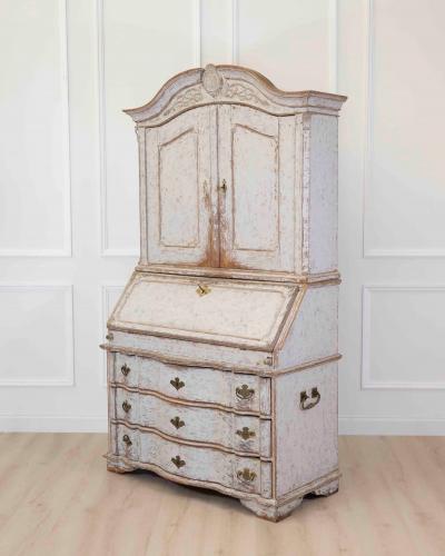 18th Century Danish Rococo Secretary with Serpentine Front circa 1760