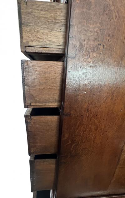 18th Century English Georgian Burl Walnut Veneer Chest on Chest