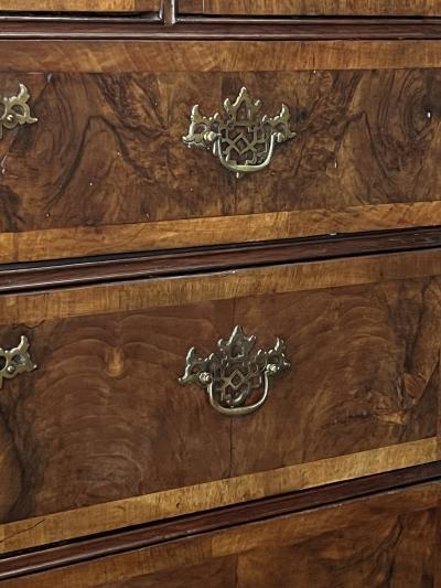 18th Century English Georgian Burl Walnut Veneer Chest on Chest