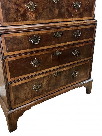 18th Century English Georgian Burl Walnut Veneer Chest on Chest
