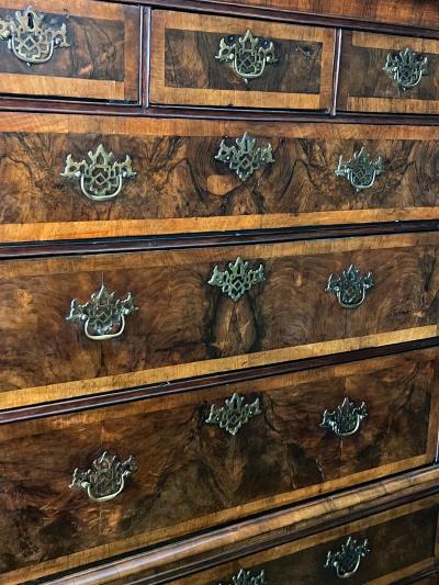 18th Century English Georgian Burl Walnut Veneer Chest on Chest