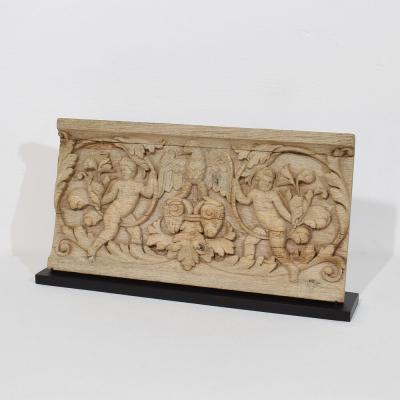 18th Century French Carved Oak Panel Depicting Two Angels And An Eagle