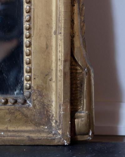 18th Century French Louis XVI Giltwood Mirror with Cherub Medallion