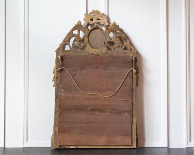 18th Century French Louis XVI Giltwood Mirror with Cherub Medallion