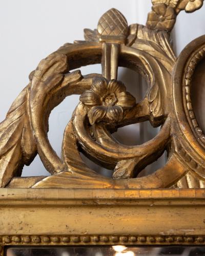 18th Century French Louis XVI Giltwood Mirror with Cherub Medallion