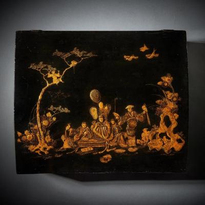 18th Century George I Domed Topped Japanned Chinoiserie Falconry Box circa 1710
