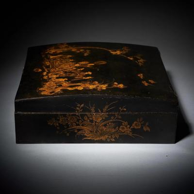 18th Century George I Domed Topped Japanned Chinoiserie Falconry Box circa 1710