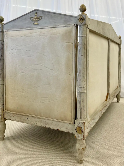 18th Century Gustavian Sofa Daybed Swedish Paint Decorated Sweden