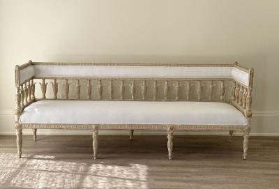 18th Century Gustavian intricately Wood Carved Neoclassical Banquette