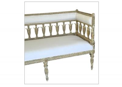 18th Century Gustavian intricately Wood Carved Neoclassical Banquette