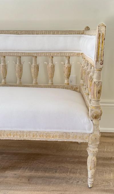 18th Century Gustavian intricately Wood Carved Neoclassical Banquette
