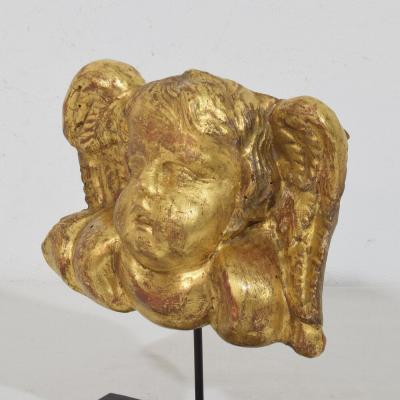 18th Century Italian Baroque Carved Giltwood Angel Head on Wings