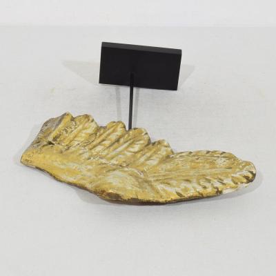 18th Century Italian Carved Giltwood Wing of a Baroque Angel